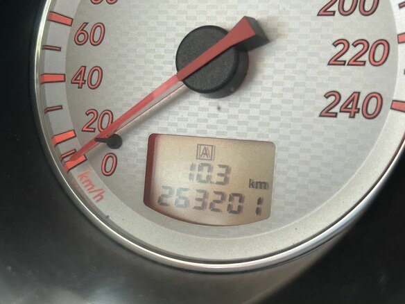 2004 Mitsubishi Outlander I, серый - вид 11