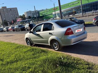 2008 Chevrolet Aveo I Рестайлинг, серебристый, 395000 рублей, вид 3