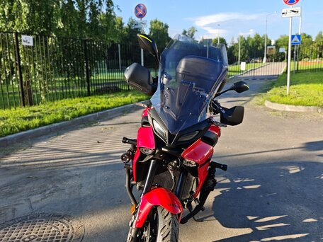2021 Yamaha MT-09 Tracer (FJ-09), красный, 1000000 рублей, вид 2