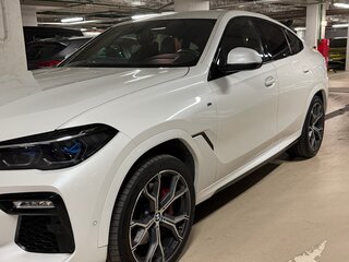2021 BMW X6 40i III (G06), белый, 7600000 рублей, вид 1