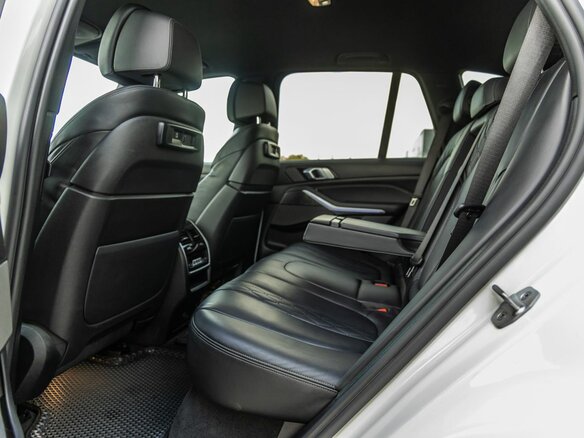 2022 BMW X5 30d IV (G05/G18), белый, 7498000 рублей - вид 33