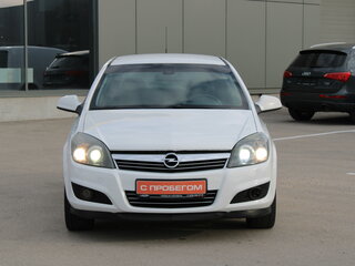 2012 Opel Astra H Рестайлинг, белый, 669000 рублей, вид 2