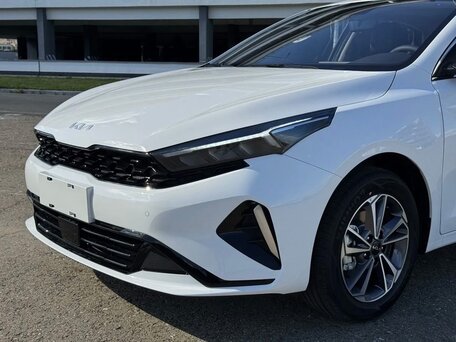 2026 Kia K3 II (China Market) Рестайлинг, белый, 1880000 рублей, вид 2