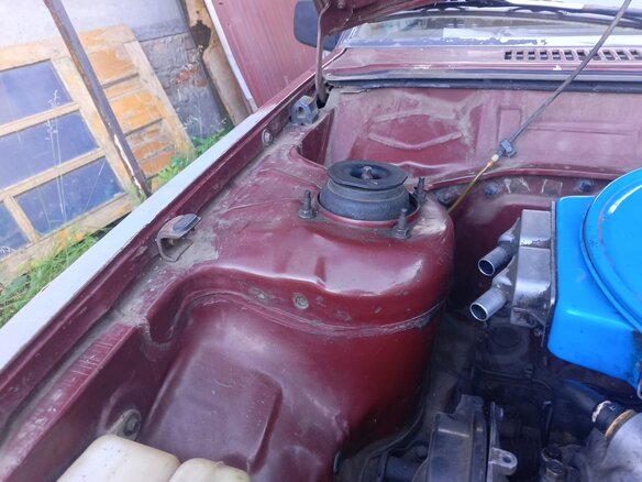 1985 Mazda 626 II (GC), пурпурный, 70000 рублей - вид 12