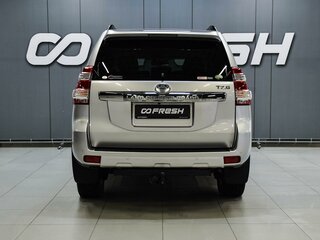 2017 Toyota Land Cruiser Prado 150 Series Рестайлинг 2, серебристый, 4899000 рублей, вид 4