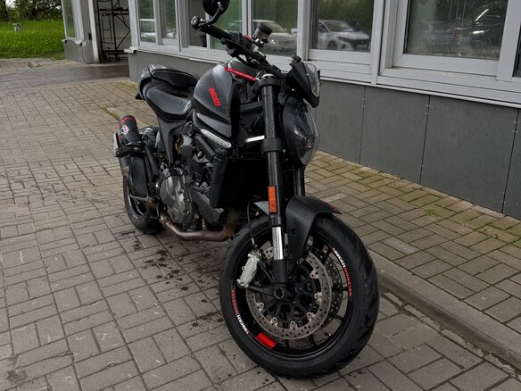 2021 Ducati Monster 937, чёрный, 999999 рублей - вид 9