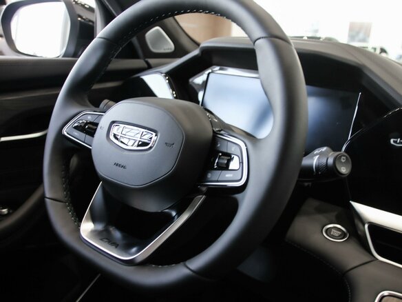 2026 Geely Monjaro I Рестайлинг, чёрный - вид 34