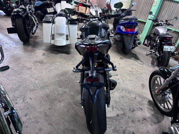 2026 Triumph Speed Triple, чёрный, 849000 рублей - вид 9