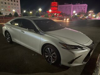 2020 Lexus ES 250 VII, белый, 4650000 рублей, вид 1