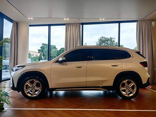 2024 BMW X1 Long 20Li sDrive III (U11/U12), белый, 3147738 рублей, вид 3
