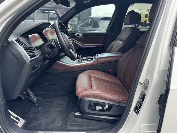 2021 BMW X5 40i IV (G05/G18), белый, 6545000 рублей - вид 22
