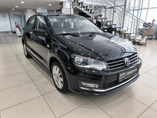 2017 Volkswagen Polo V Рестайлинг, чёрный, 1350000 рублей, вид 3