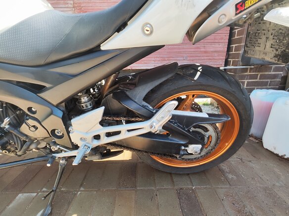 2010 Suzuki GSR 600, белый, 450000 рублей - вид 8