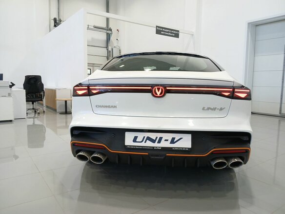 2026 Changan UNI-V I Рестайлинг 2, белый - вид 4