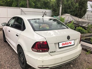 2016 Volkswagen Polo V Рестайлинг, белый, 700000 рублей, вид 4