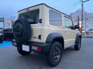 2023 Suzuki Jimny Sierra IV, бежевый, 1587000 рублей, вид 4
