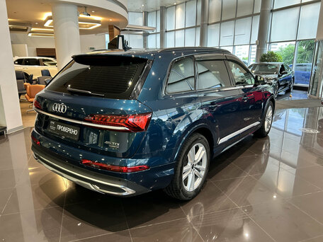2020 Audi Q7 45 TDI II (4M) Рестайлинг, синий, 6724000 рублей, вид 5