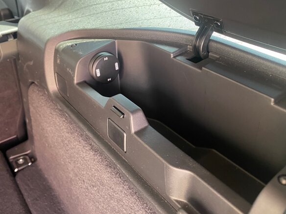 2019 Land Rover Discovery V, белый, 3500000 рублей - вид 21