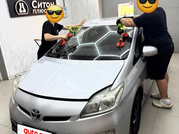 2013 Toyota Prius III Рестайлинг (XW30), серый, 1200000 рублей - вид 1
