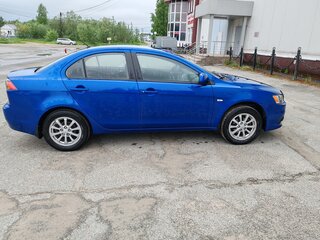 2011 Mitsubishi Lancer X Рестайлинг, синий, 700000 рублей, вид 4