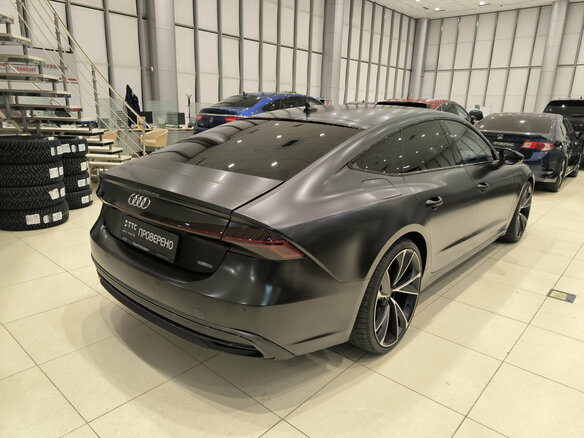 2020 Audi A7 55 TFSI e II (4K), серый, 4250000 рублей - вид 4