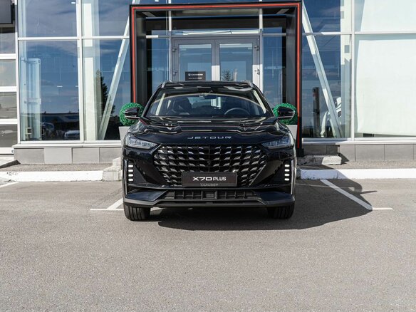 2026 Jetour X70+ I Рестайлинг, чёрный, 3399000 рублей - вид 3