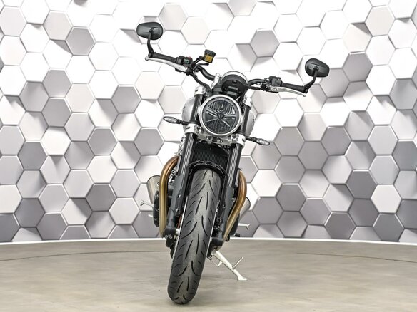 2026 Triumph Speed Twin, серебристый, 1699000 рублей - вид 4