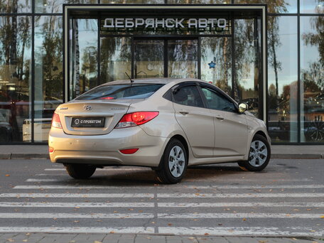 2014 Hyundai Solaris I, бежевый, 845000 рублей, вид 3