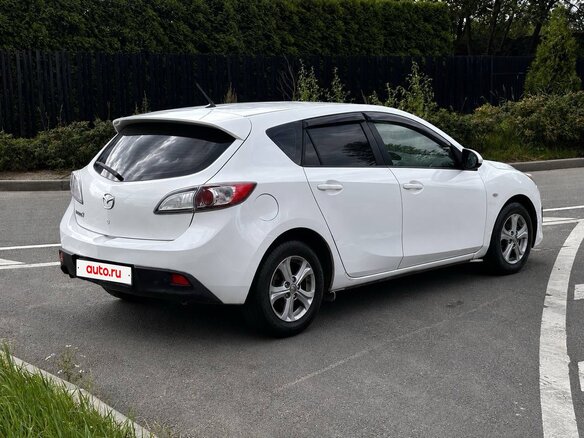 2010 Mazda 3 II (BL), белый, 750000 рублей - вид 3