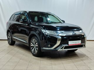 2018 Mitsubishi Outlander III Рестайлинг 3, чёрный, 1950000 рублей, вид 2