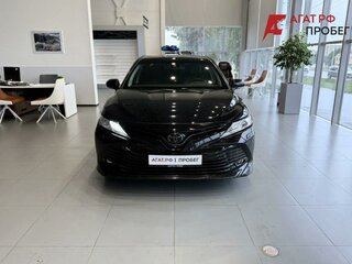 2018 Toyota Camry VII (XV50) Рестайлинг 2, чёрный, 2820000 рублей, вид 2