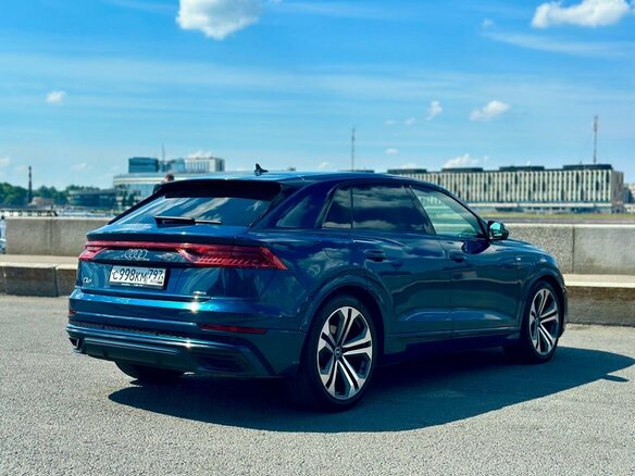 2021 Audi Q8 55 TFSI I (4M), синий - вид 3