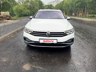2019 Volkswagen Passat Alltrack B8 Рестайлинг, белый, 3650000 рублей, вид 2
