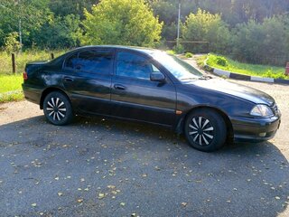 2001 Toyota Avensis I Рестайлинг, чёрный, 420000 рублей, вид 3