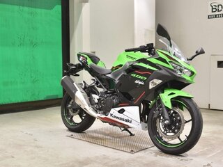 2024 Kawasaki Ninja 400, зелёный, 570000 рублей, вид 3