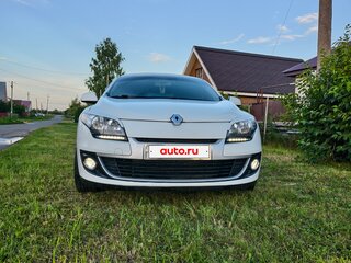 2013 Renault Megane III Рестайлинг 2, белый, 650000 рублей, вид 2