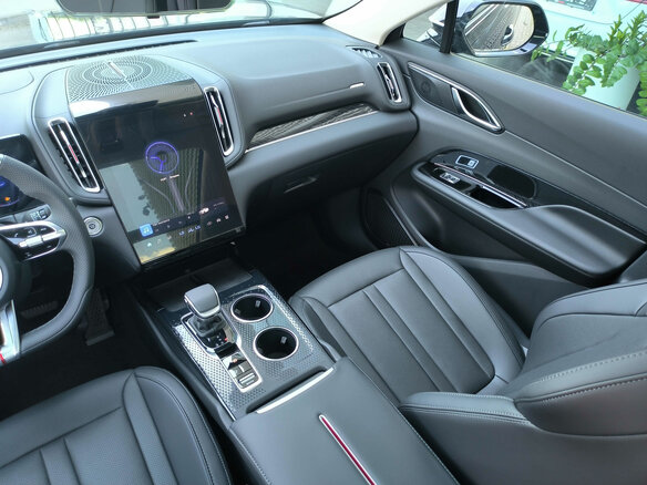 2025 Hongqi HS3, чёрный - вид 12