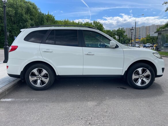 2011 Hyundai Santa Fe II Рестайлинг, белый, 1290000 рублей - вид 3