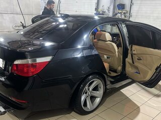 2006 BMW 5 серии 525xi V (E60/E61), чёрный, 950000 рублей, вид 3