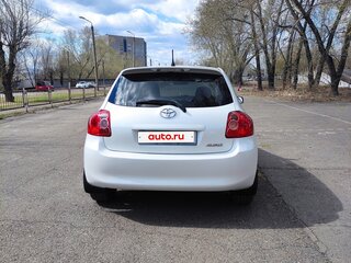 2009 Toyota Auris I, белый, 850000 рублей, вид 4