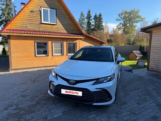 2023 Toyota Camry VIII (XV70) Рестайлинг, белый, 3750000 рублей, вид 1