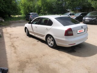 2010 Skoda Octavia DSG7 II (A5) Рестайлинг, белый, 620000 рублей, вид 4
