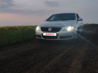 2006 Volkswagen Passat B6, серебристый, 430000 рублей, вид 2