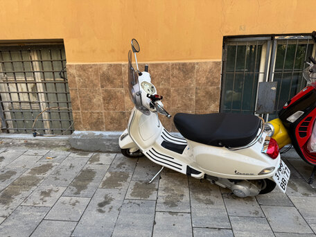 2010 Vespa LX 150, белый, 250000 рублей, вид 1