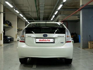 2010 Toyota Prius III (XW30), белый, 1100000 рублей, вид 4