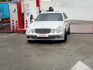 2004 Mercedes-Benz E-Класс 500 III (W211, S211), серебристый, 660000 рублей, вид 1