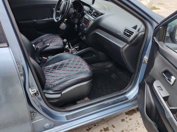 2014 Kia Rio 5-speed III, голубой, 450000 рублей - вид 10