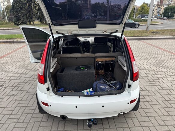 2010 Lada (ВАЗ) Kalina I, белый, 400000 рублей - вид 8