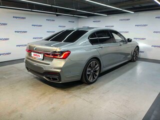 2020 BMW 7 серии Long M760Li xDrive VI (G11/G12) Рестайлинг, белый, 8500000 рублей, вид 3