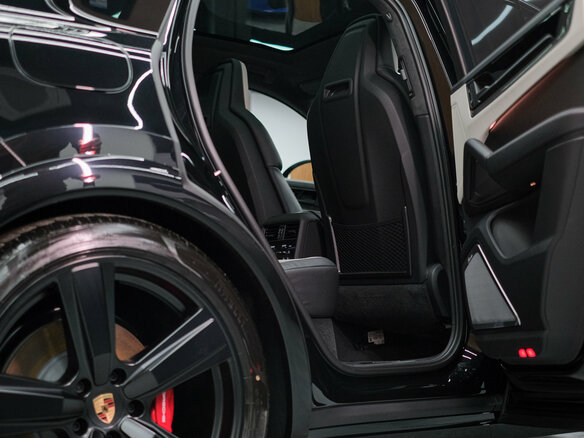 2025 Porsche Cayenne GTS Coupé III Рестайлинг, чёрный, 25690000 рублей - вид 25